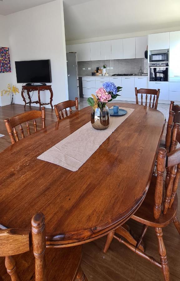 This Fabulous, Single-Level 3 Plus 1 Small Room With Folding Sofa Home Auckland Kültér fotó