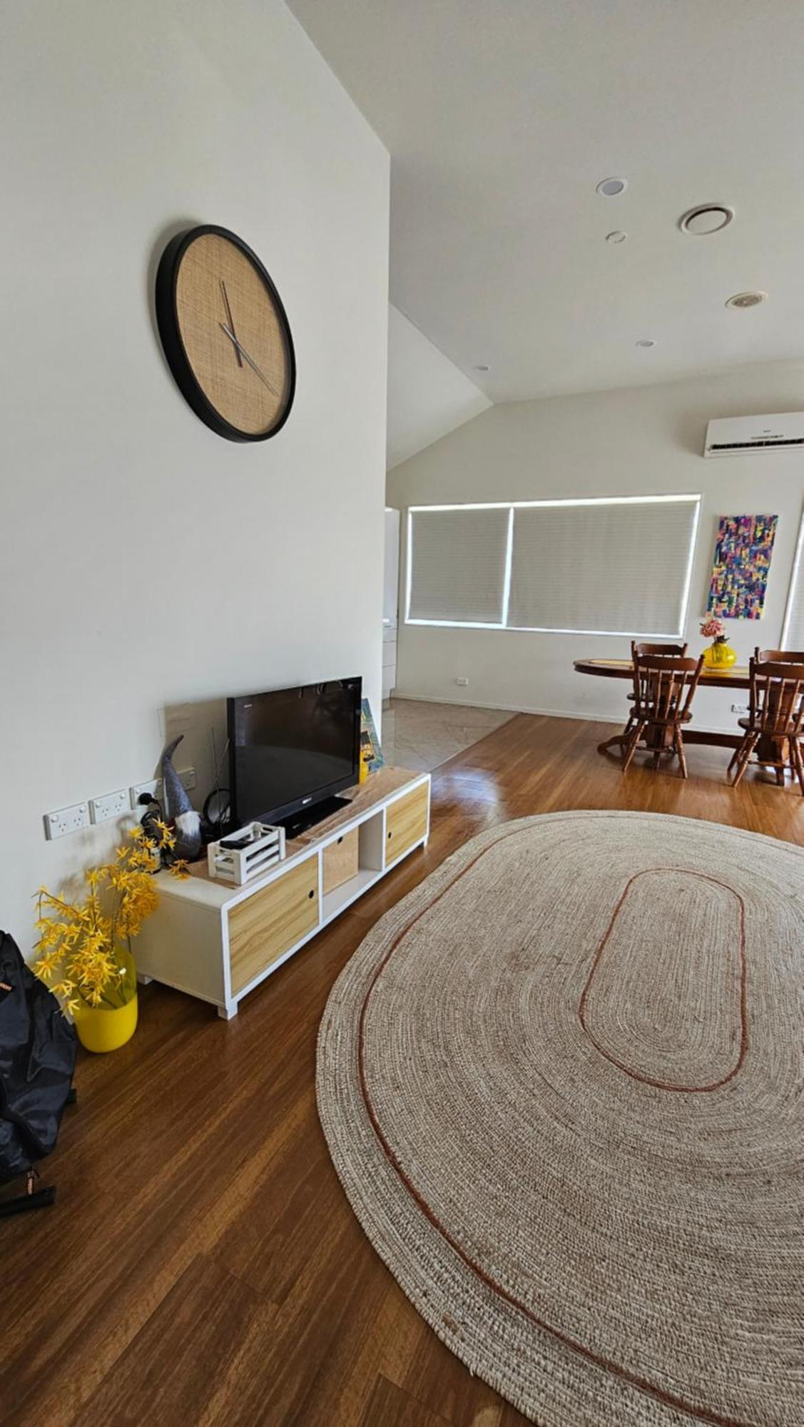 This Fabulous, Single-Level 3 Plus 1 Small Room With Folding Sofa Home Auckland Kültér fotó